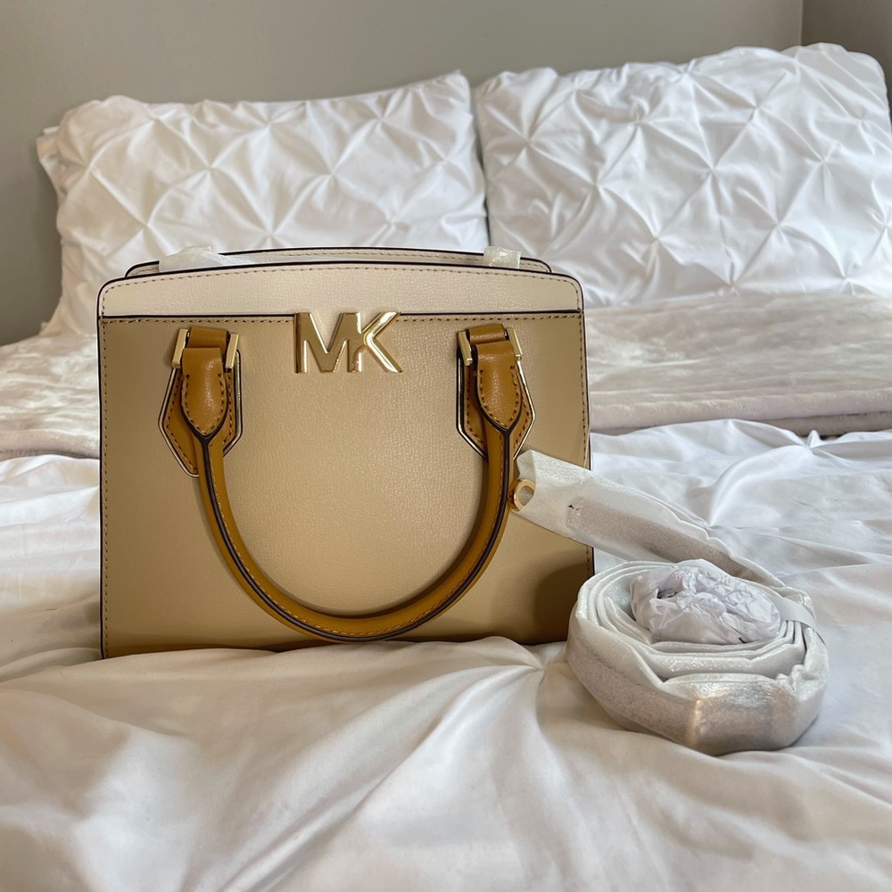 *BRAND NEW* Michael Kors Purse